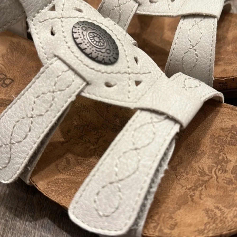 Bearpaw stone white Velcro adjustable comfort walking sandals size 9 - Picture 12 of 12